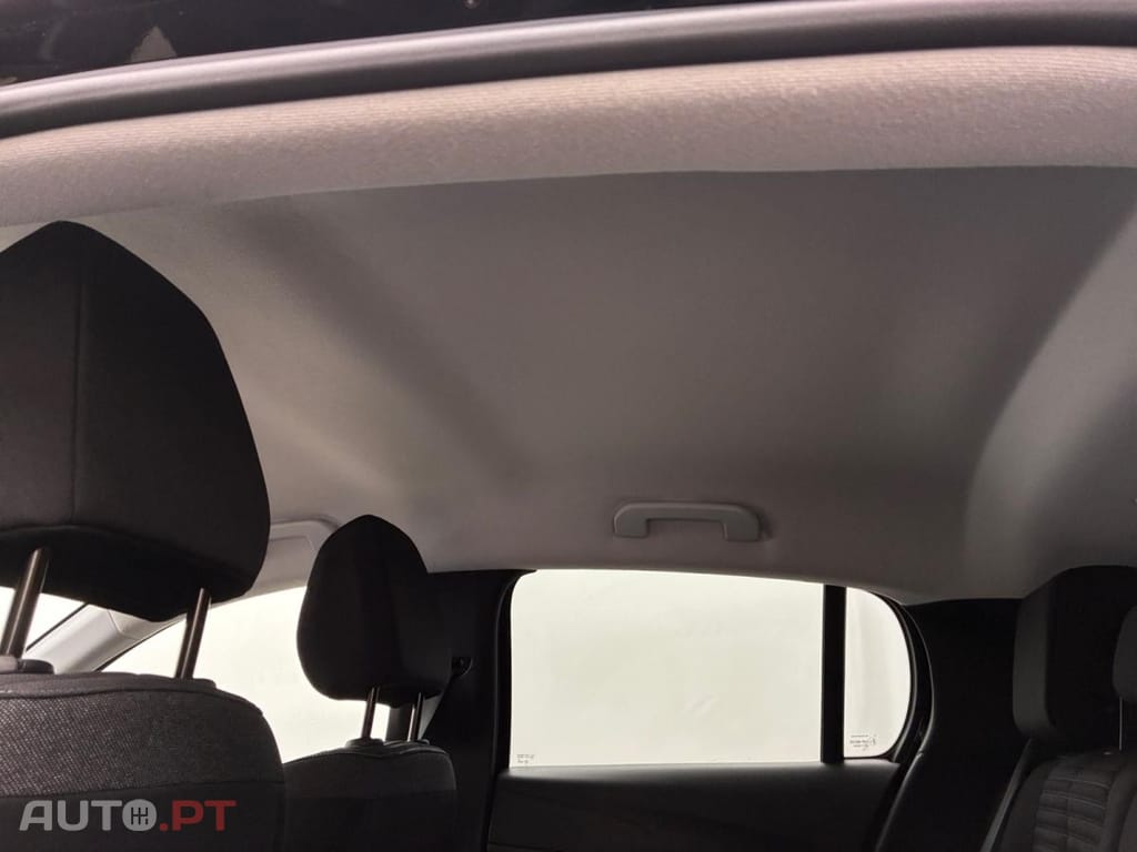 Peugeot E-208 50 kWh Style