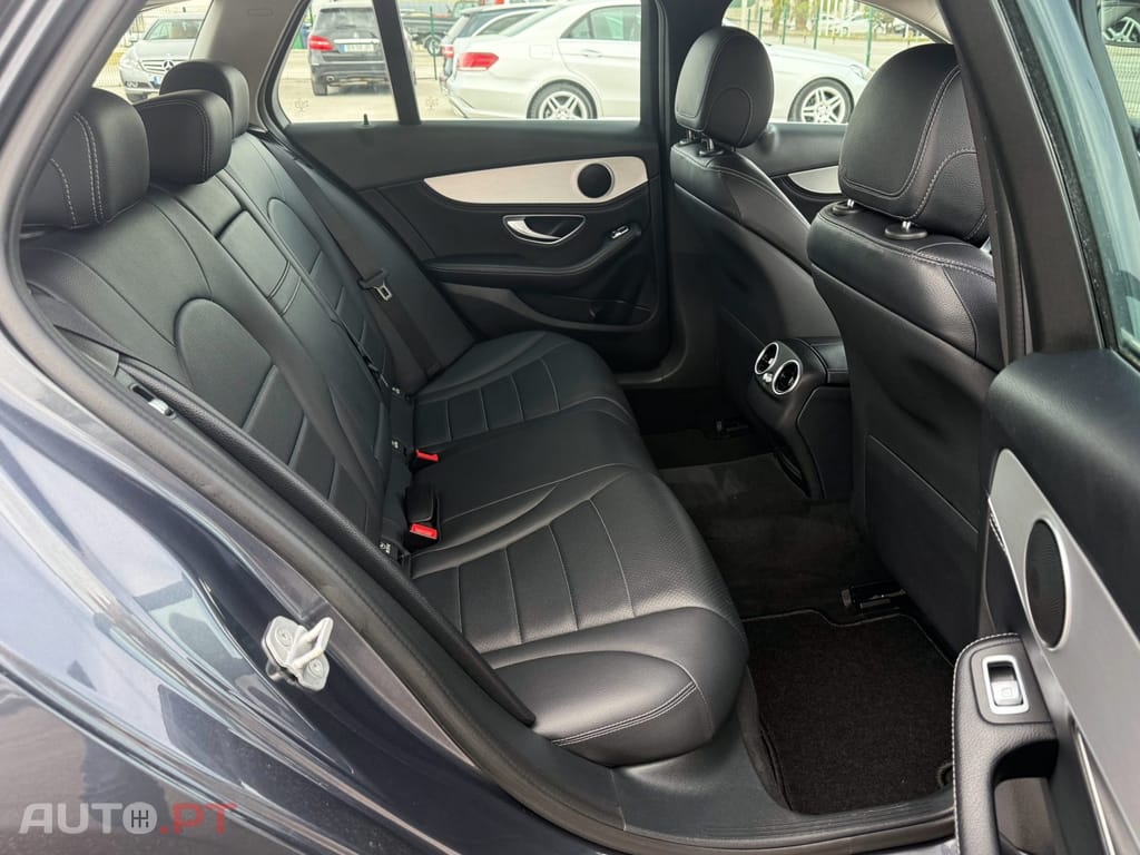 Mercedes-Benz C 220 d Avantgarde — fotografia 12