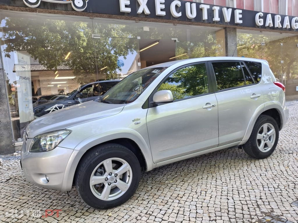 Toyota RAV4 2.2 D-4D X NAVI+RF+BM