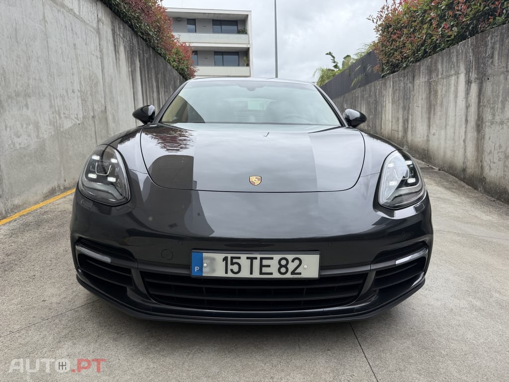Porsche Panamera 4 E-Hybrid Platinum Edition