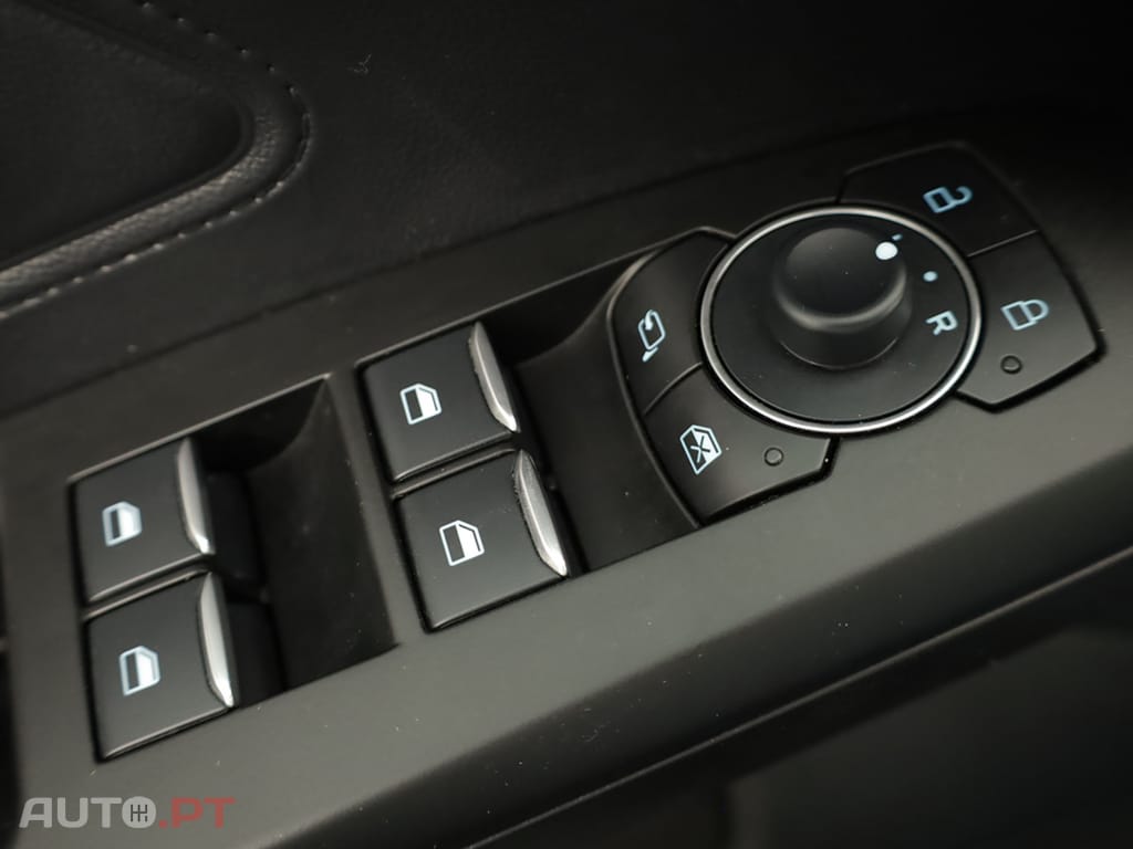 Ford Focus Focus SW 1.0 EcoBoost MHEV ST-Line X Aut. — fotografia 19