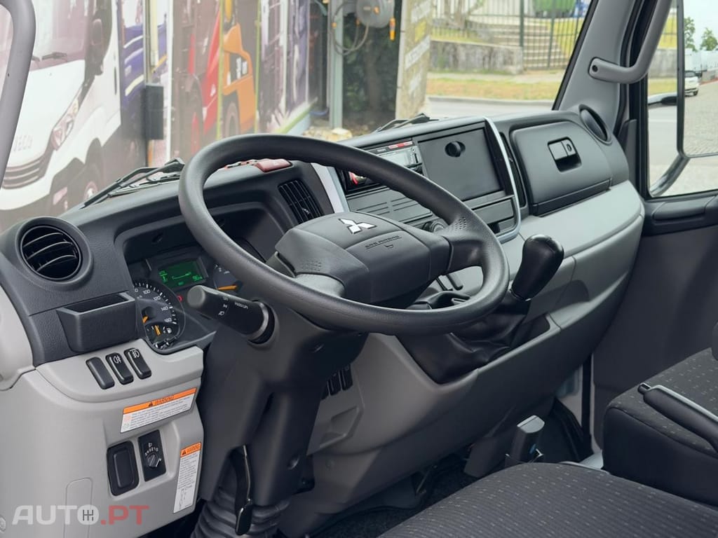 Mitsubishi Canter 3 S 15 TRI-BASCULANTE