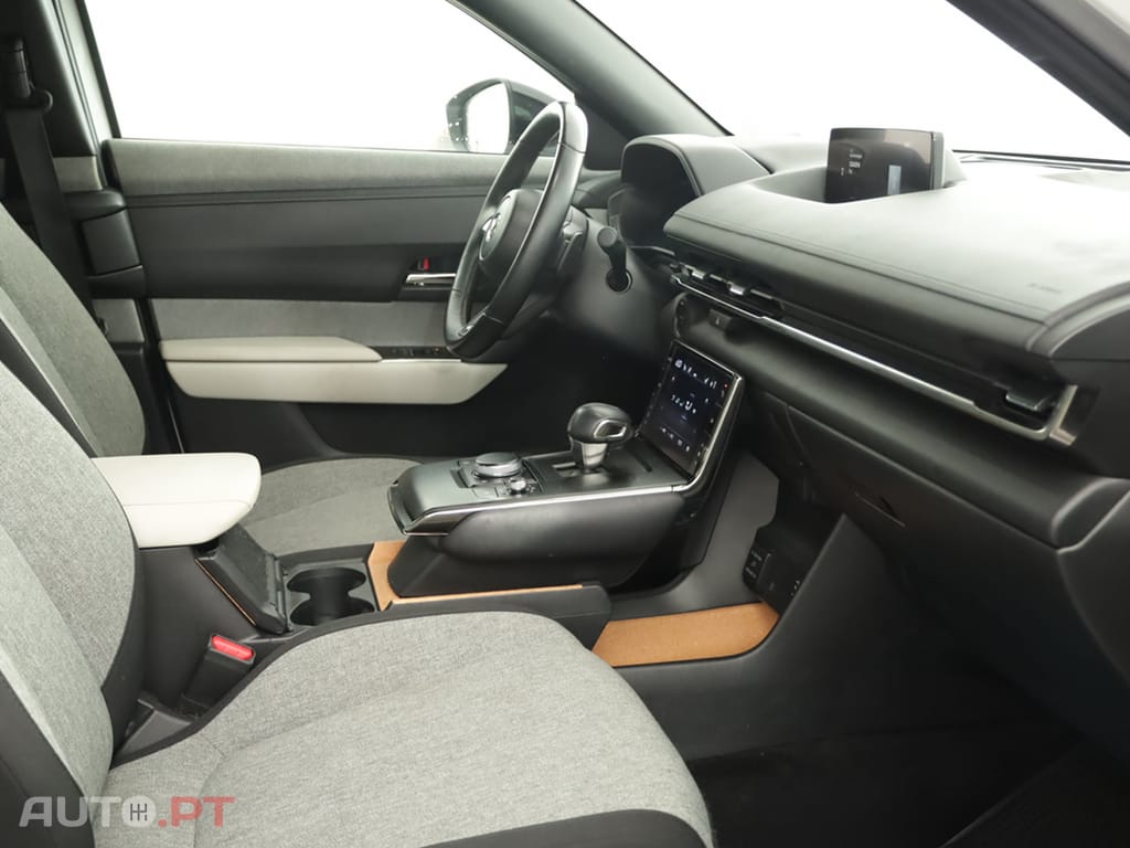Mazda MX-3 MX-30 E-SKYACTIV EXCLUSVE-LINE