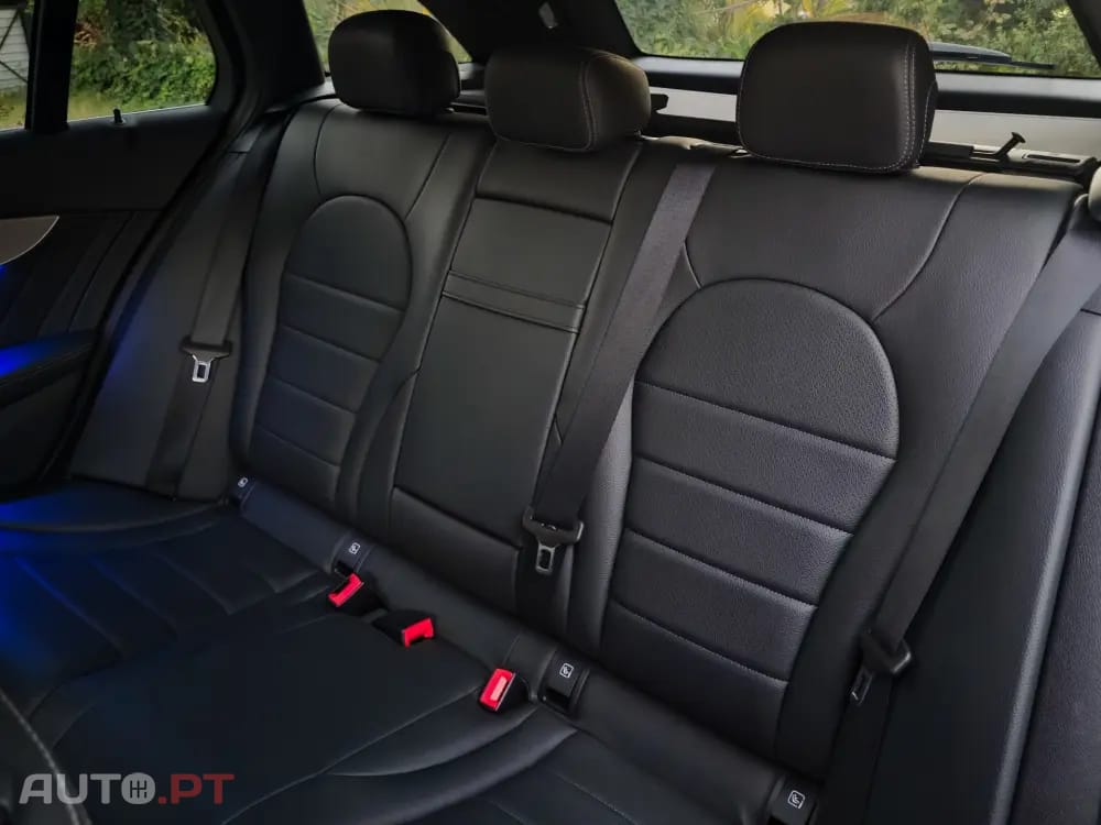 Mercedes-Benz C 300 Outro