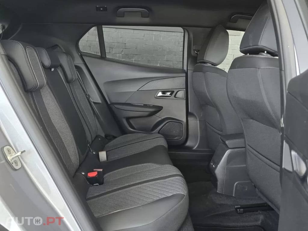 Peugeot E-2008 54 kWh Allure