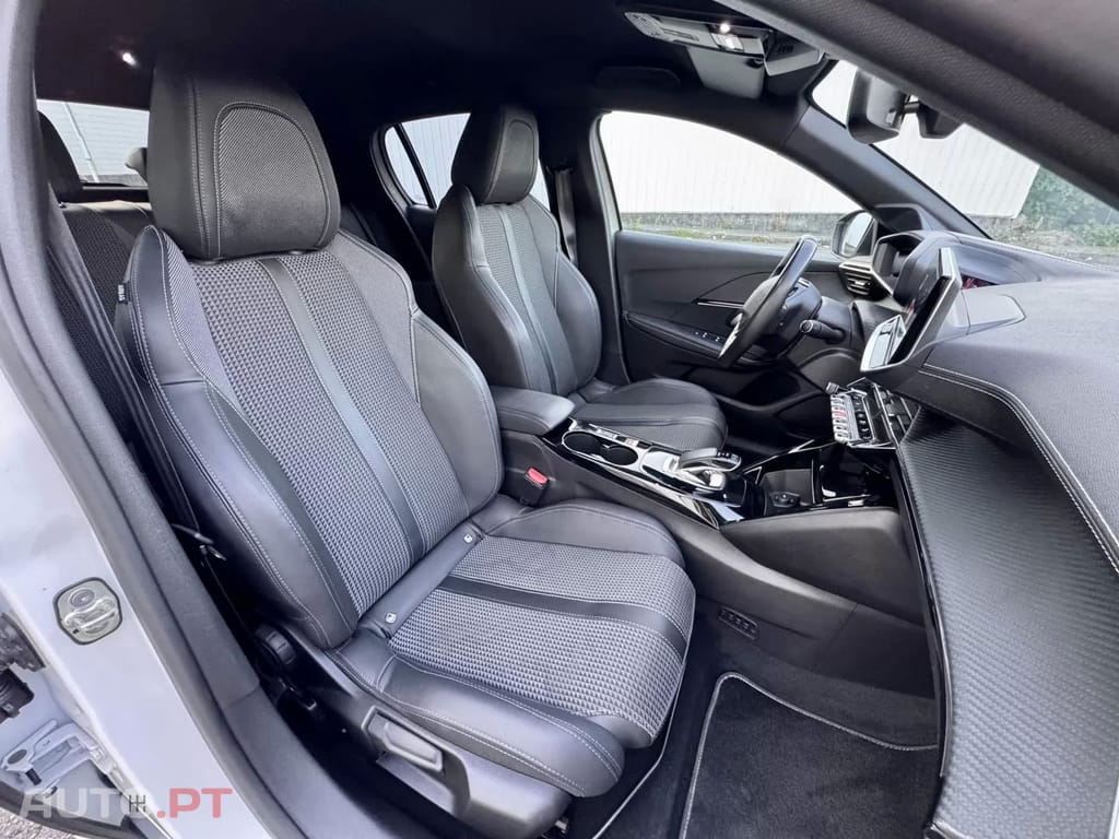 Peugeot E-208 50 kWh GT
