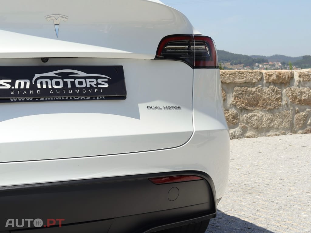 Tesla Model Y Long Range Dual Motor AWD