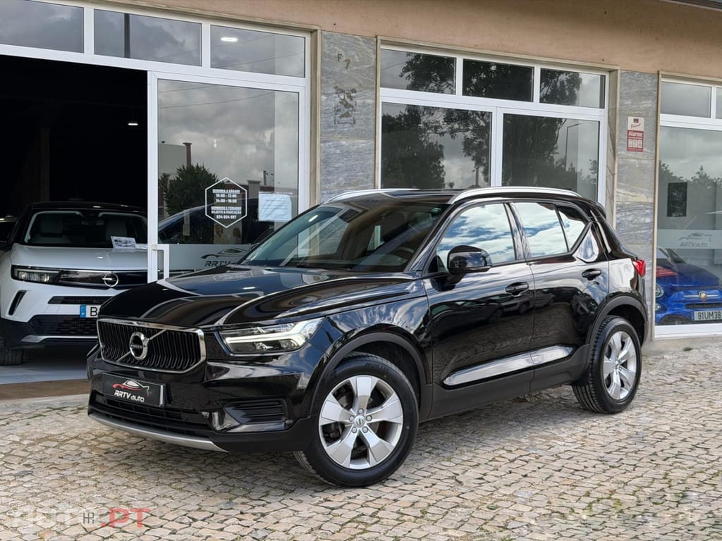 Volvo XC40 2.0 D3 Momentum Plus