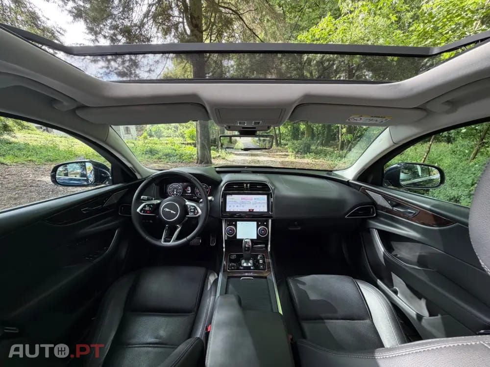 Jaguar XE 2.0 D R-Dynamic S