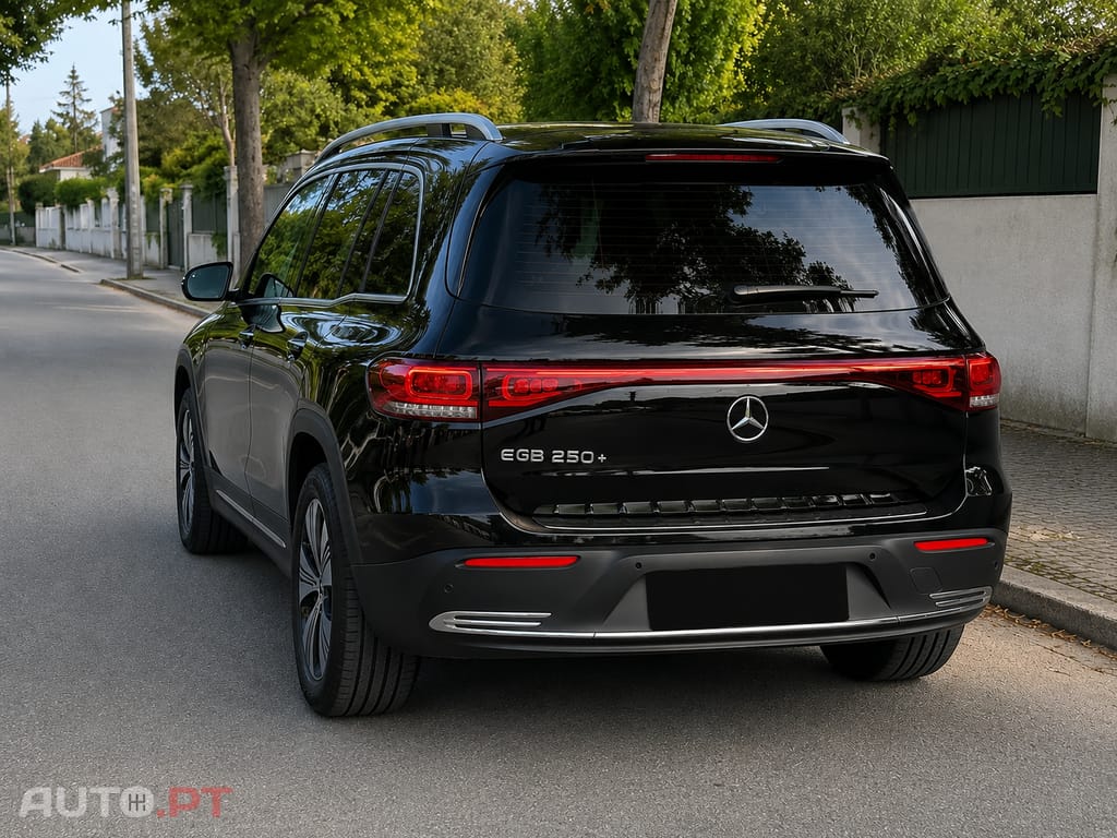 Mercedes-Benz EQB 250+ Edition Navigator