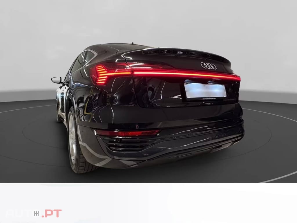 Audi Q8 E-Tron 50 quattro Advanced