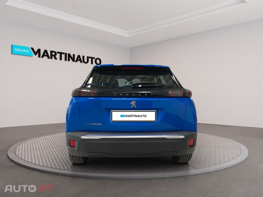 Peugeot E-2008 50 kWh Active Pack