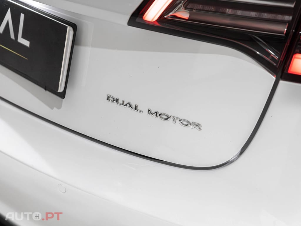 Tesla Model 3 Long-Range Dual Motor AWD
