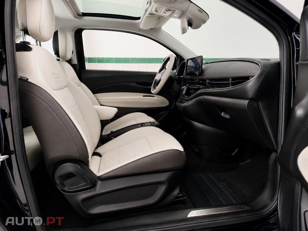 Fiat 500e La Prima