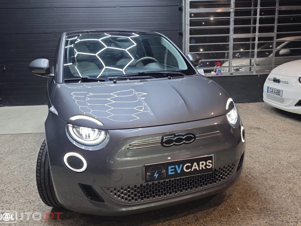 Fiat 500e La Prima