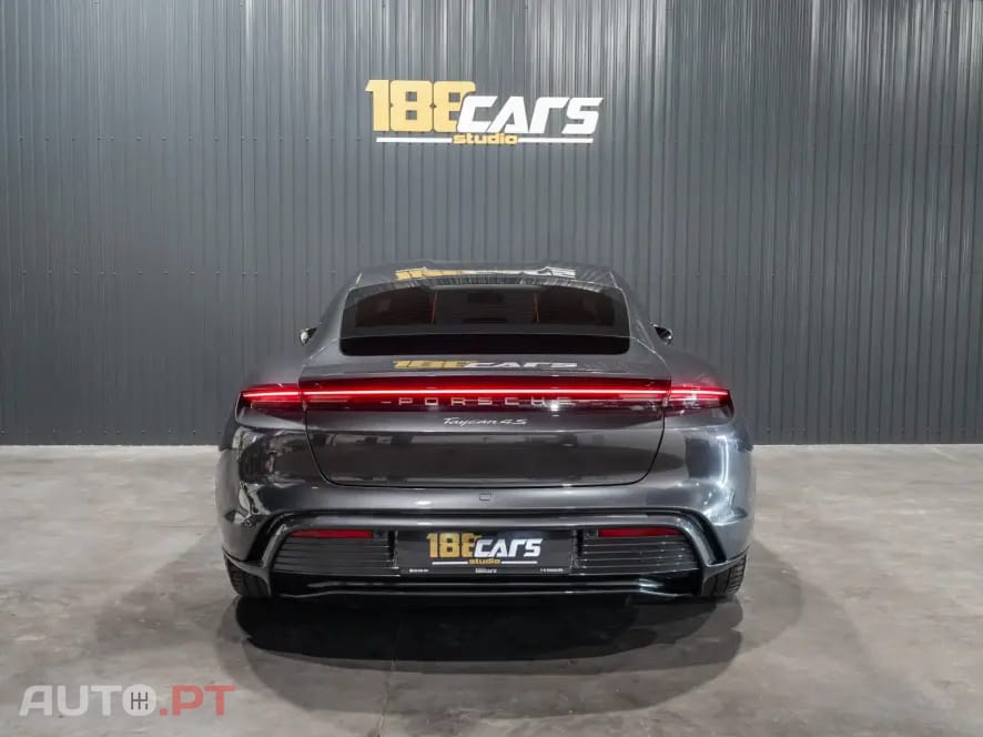Porsche Taycan 4S