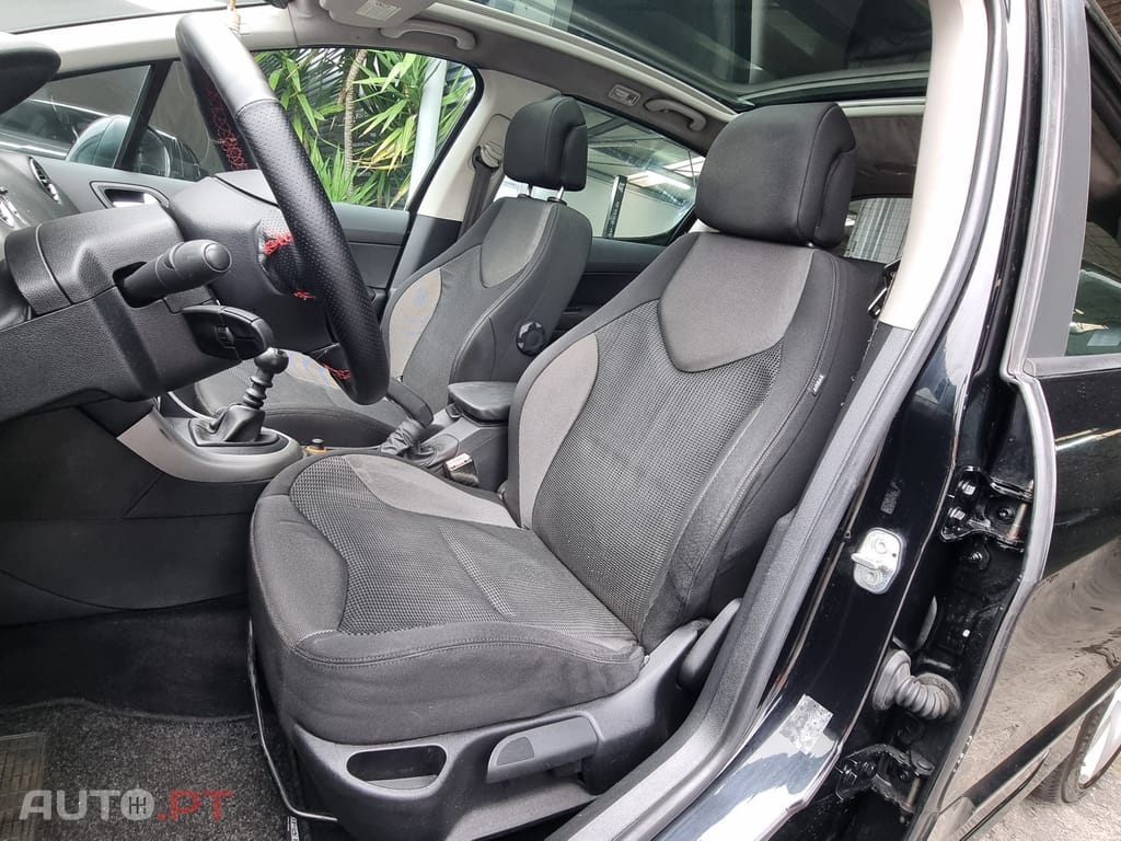 Peugeot 308 1.6 HDi Executive CVM6