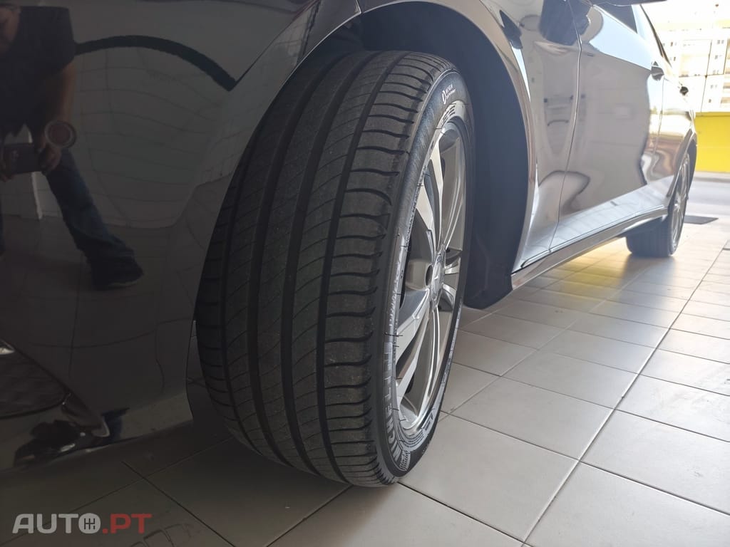 Mercedes-Benz E 220 BlueTEC Avantgarde