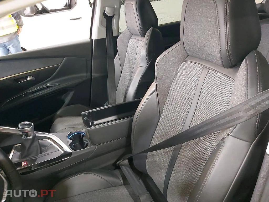 Peugeot 5008 1.5 BlueHDi Allure