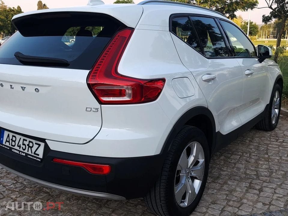 Volvo XC40 2.0 D3 Momentum Plus