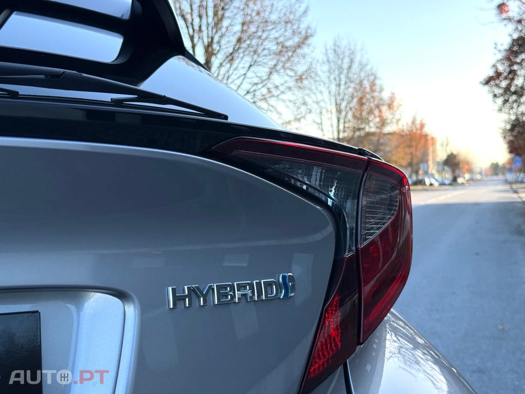 Toyota C-HR 1.8 Hybrid Square Collection