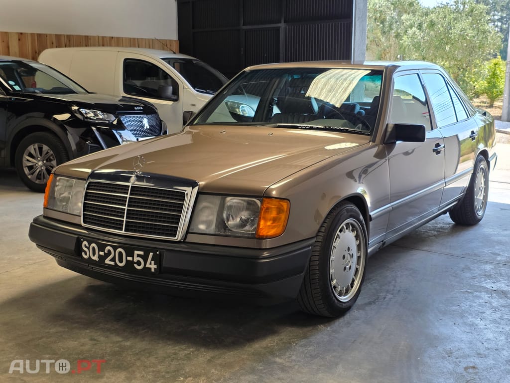 Mercedes-Benz 300 D