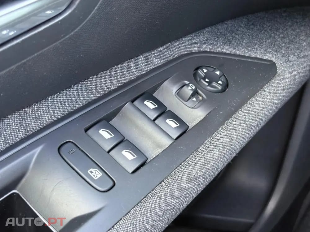 Peugeot 3008 1.2 PureTech Allure EAT8