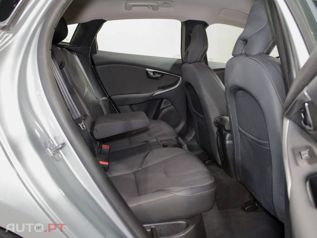 Volvo V40 Cross Country 2.0 D2 Kinetic Geartronic