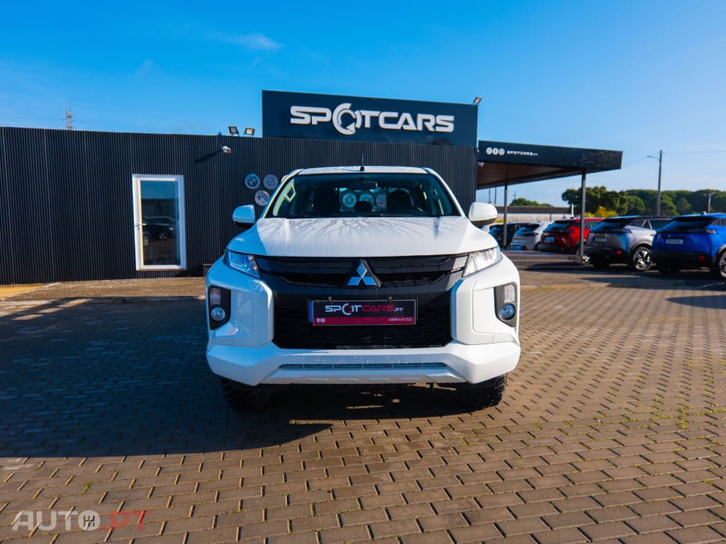 Mitsubishi L200 2.3 DI-D CD Invite 4WD