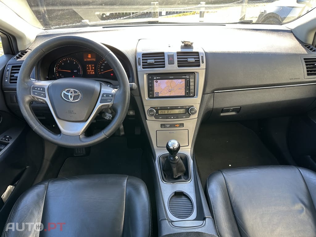 Toyota Avensis SD 2.0 D-4D Exclusive +Pele+GPS