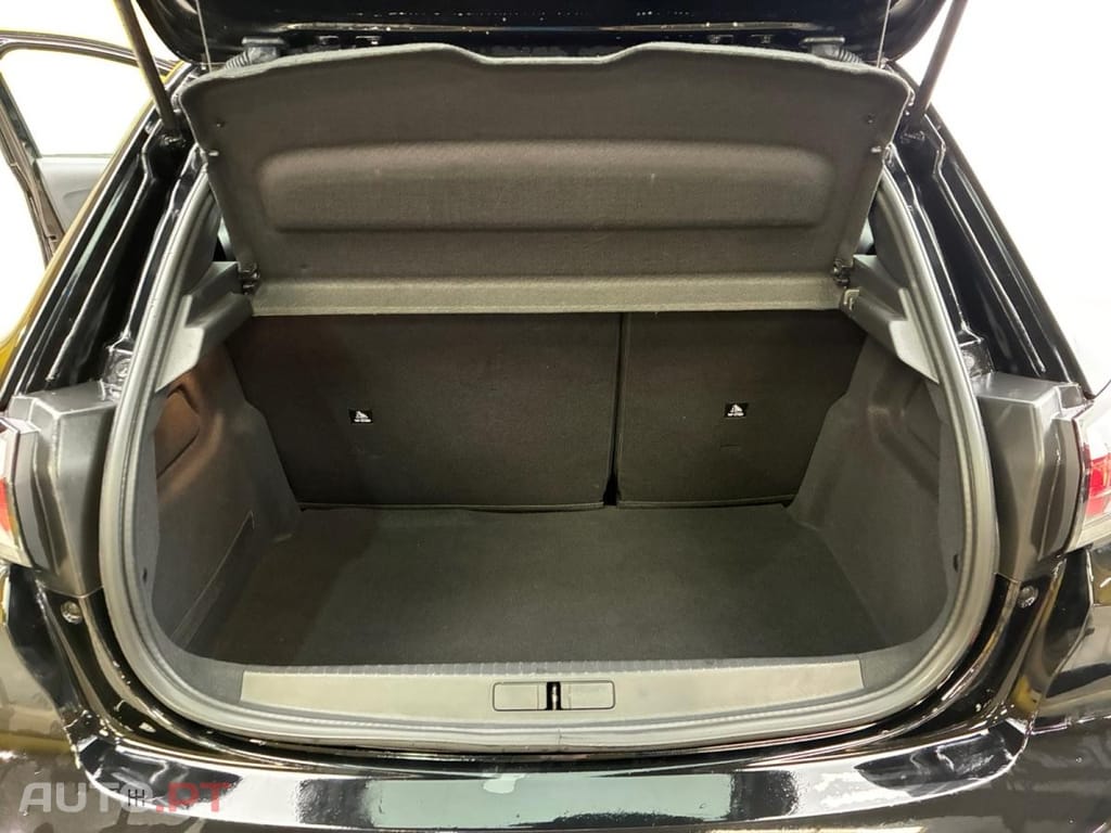 Peugeot E-208 50 kWh Style