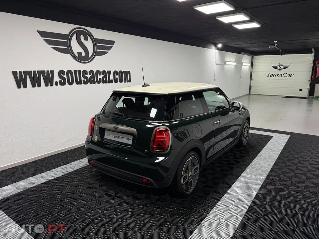 MINI Cooper Cooper SE Resolute Edition
