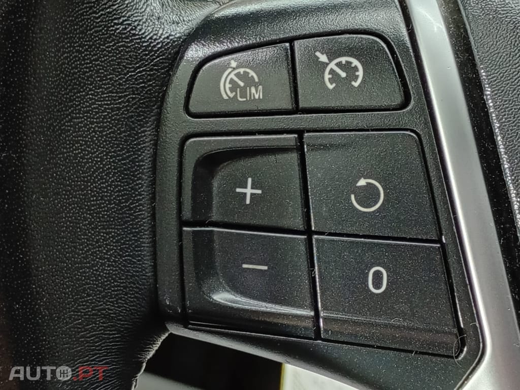 Volvo V60 2.0 D2 R-Design Momentum