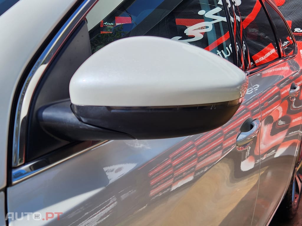 Peugeot 308 1.6 BlueHDi Style J17