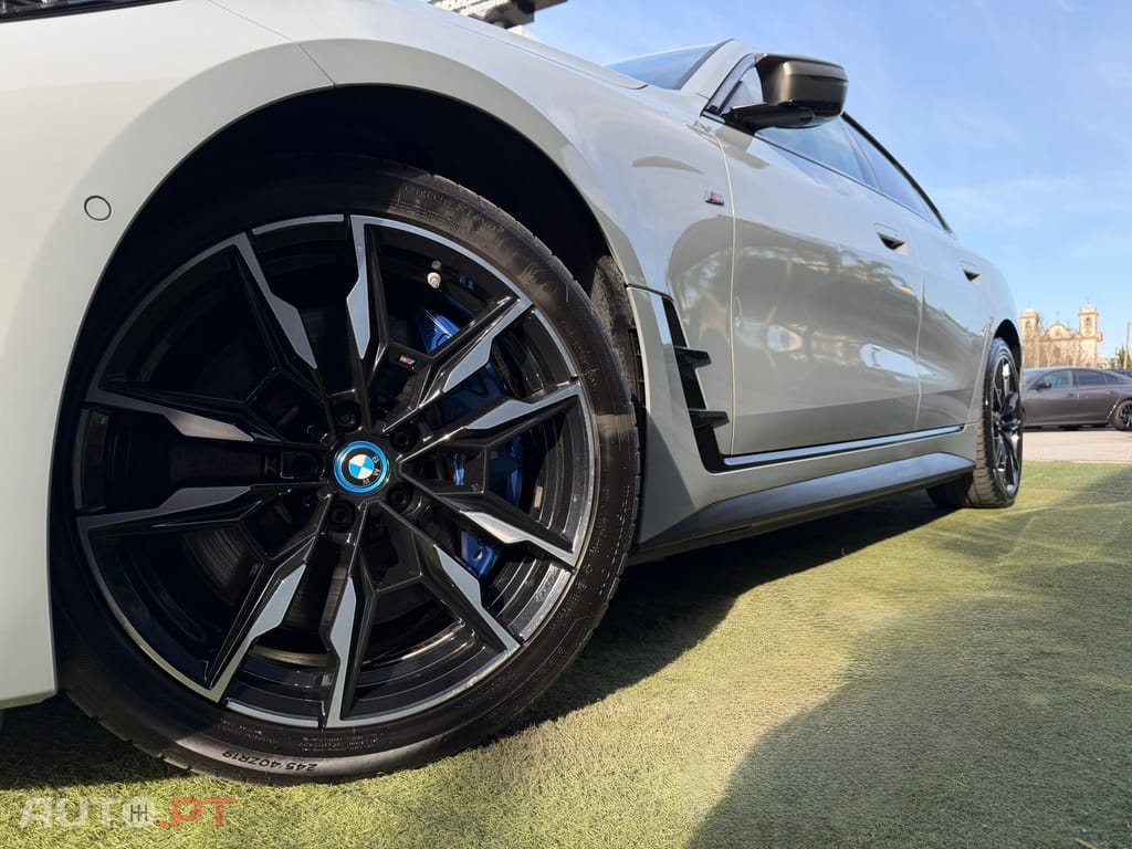 BMW i4 M50