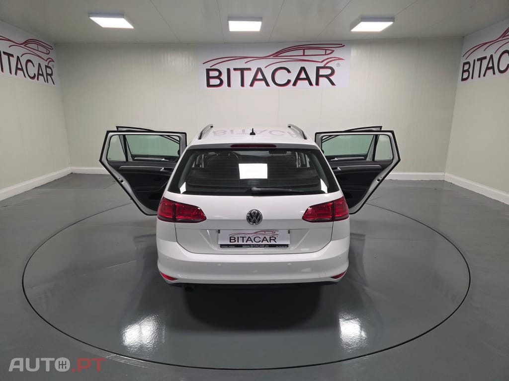 Volkswagen Golf 1.6 HDI CONFORTLINE