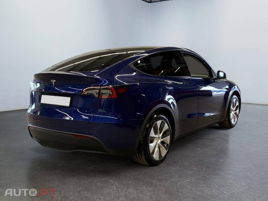 Tesla Model Y Standard RWD