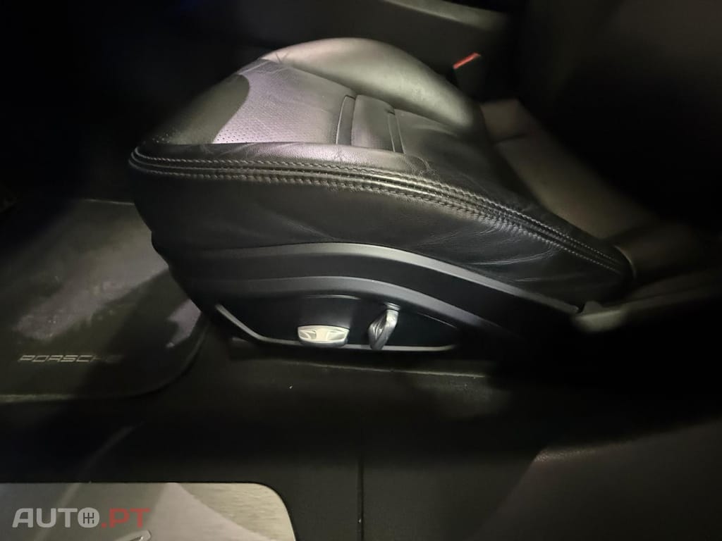 Porsche Panamera 4 E-Hybrid Plug-in