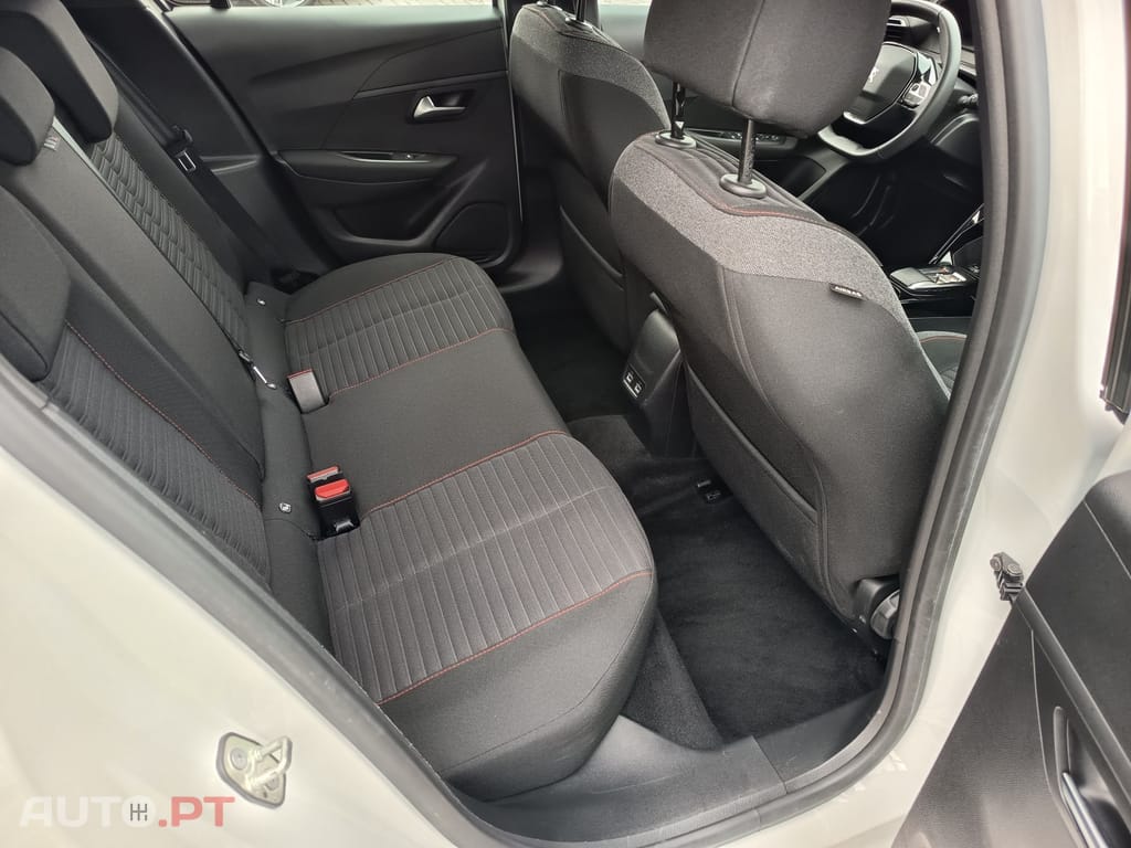 Peugeot E-208 50 kWh Style