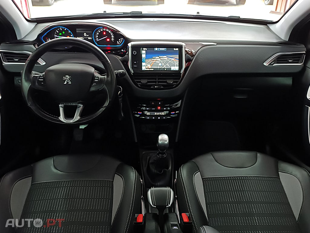 Peugeot 2008 1.2 Puretech Allure