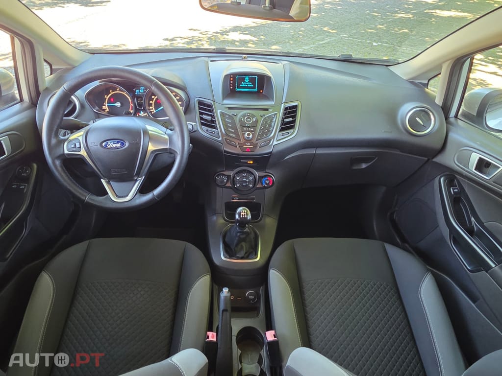 Ford Fiesta 1.0 EcoBoost S&S TITANIUM