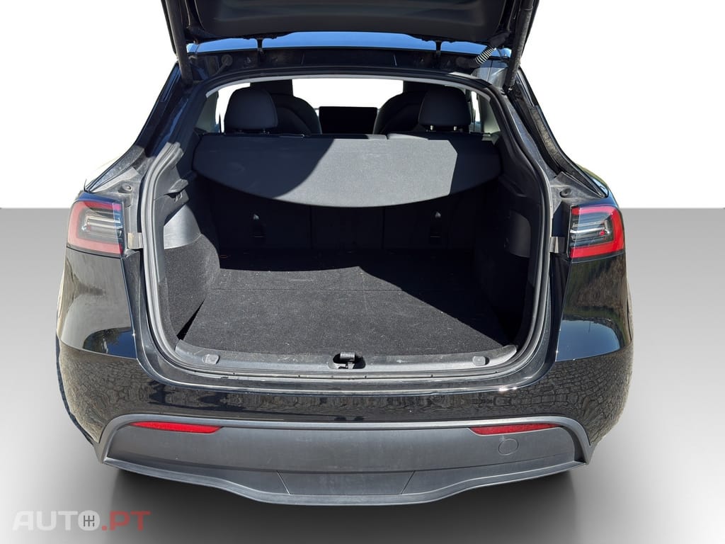 Tesla Model Y RWD