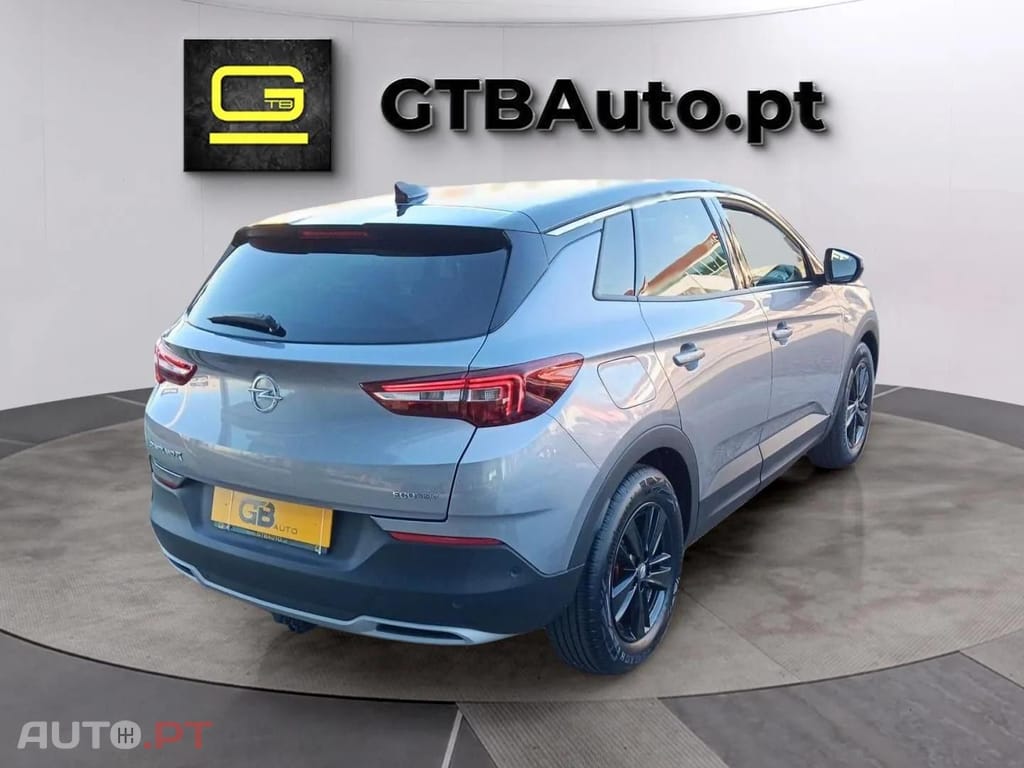Opel Grandland (X) 1.2 Executive 