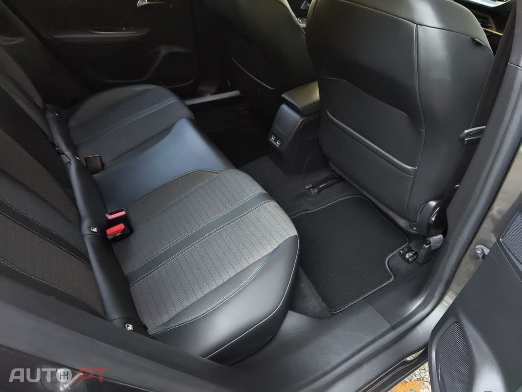 Peugeot 2008 1.2 PureTech Allure Pack