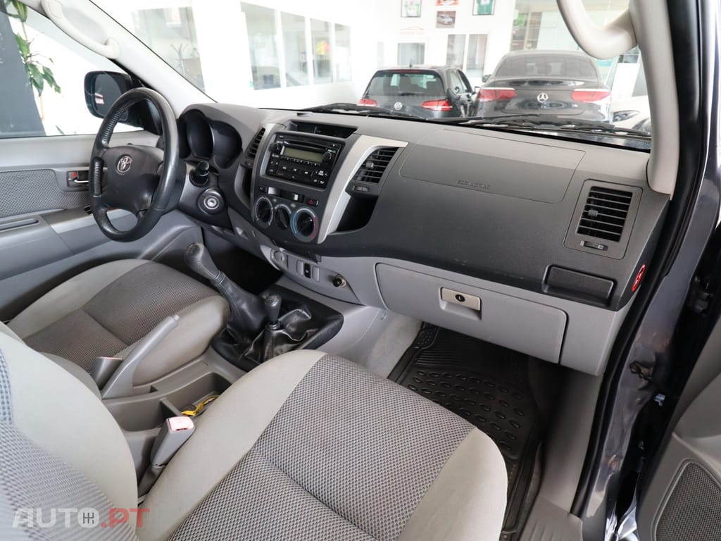 Toyota Hilux 2.5 D-4D 4WD CE AC