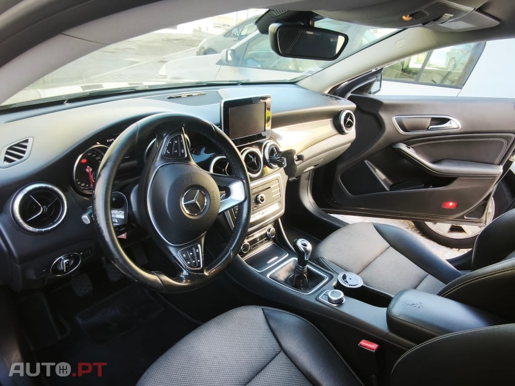 Mercedes-Benz CLA 180 Shooting brake urban