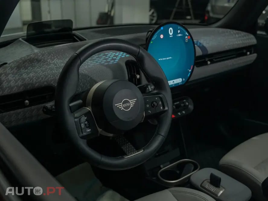 MINI Cooper Cooper C Favoured M