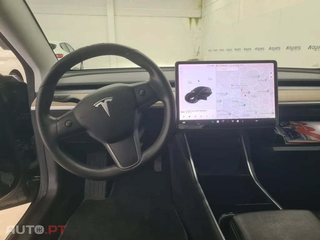 Tesla Model 3 Long-Range RWD