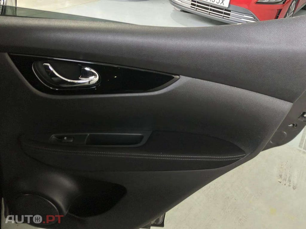 Nissan Qashqai 1.5 dCi N-Connecta J18