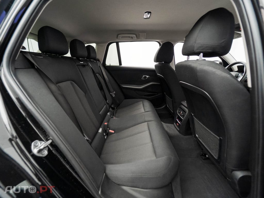 BMW 330 e Touring Line Sport Auto
